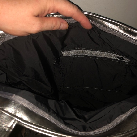Silver Faux Leather Tote . Excellent Quality. - Picture 4 of 8